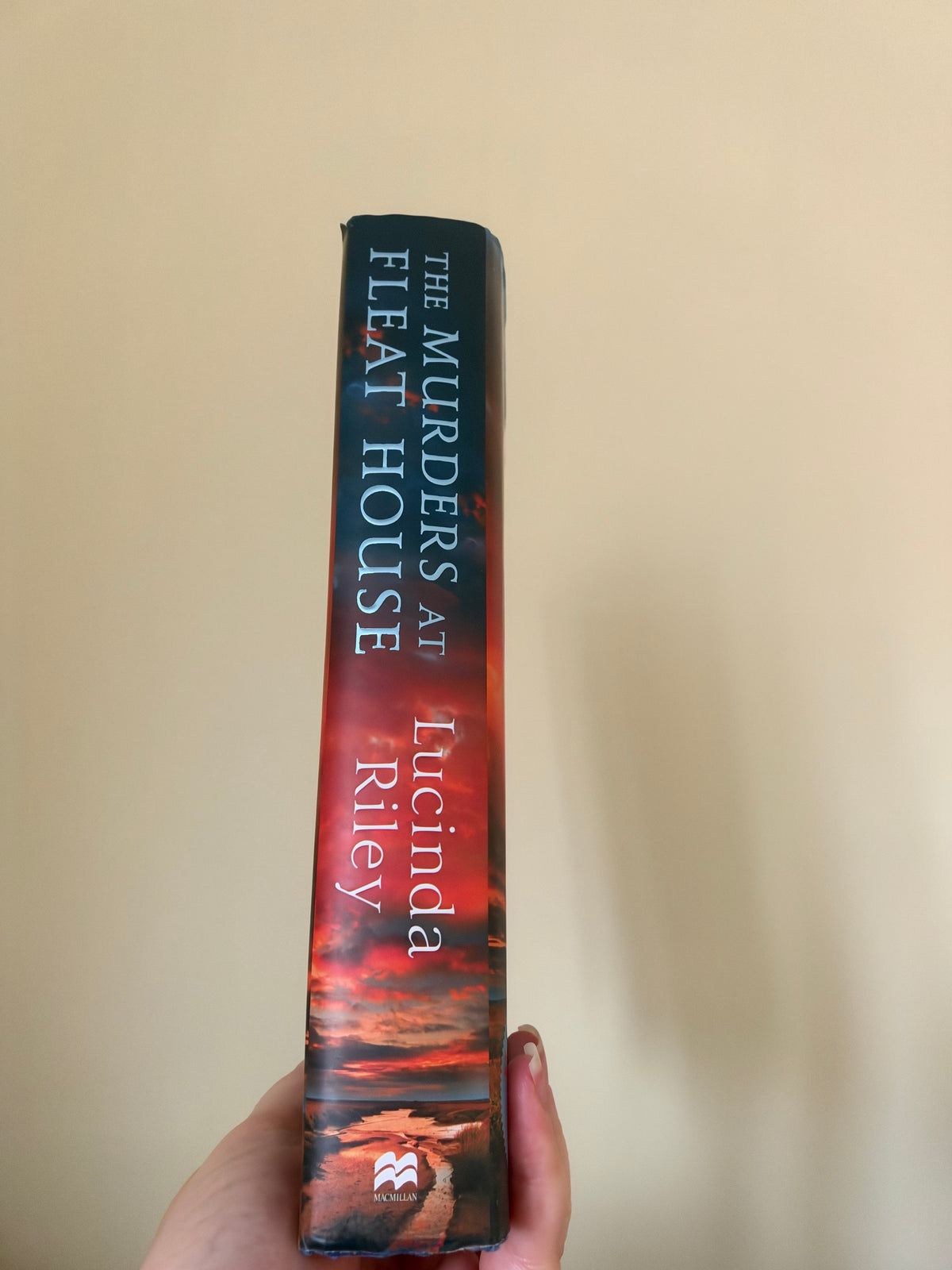 Lucinda Riley - The Murders At Fleat House (Hardback)