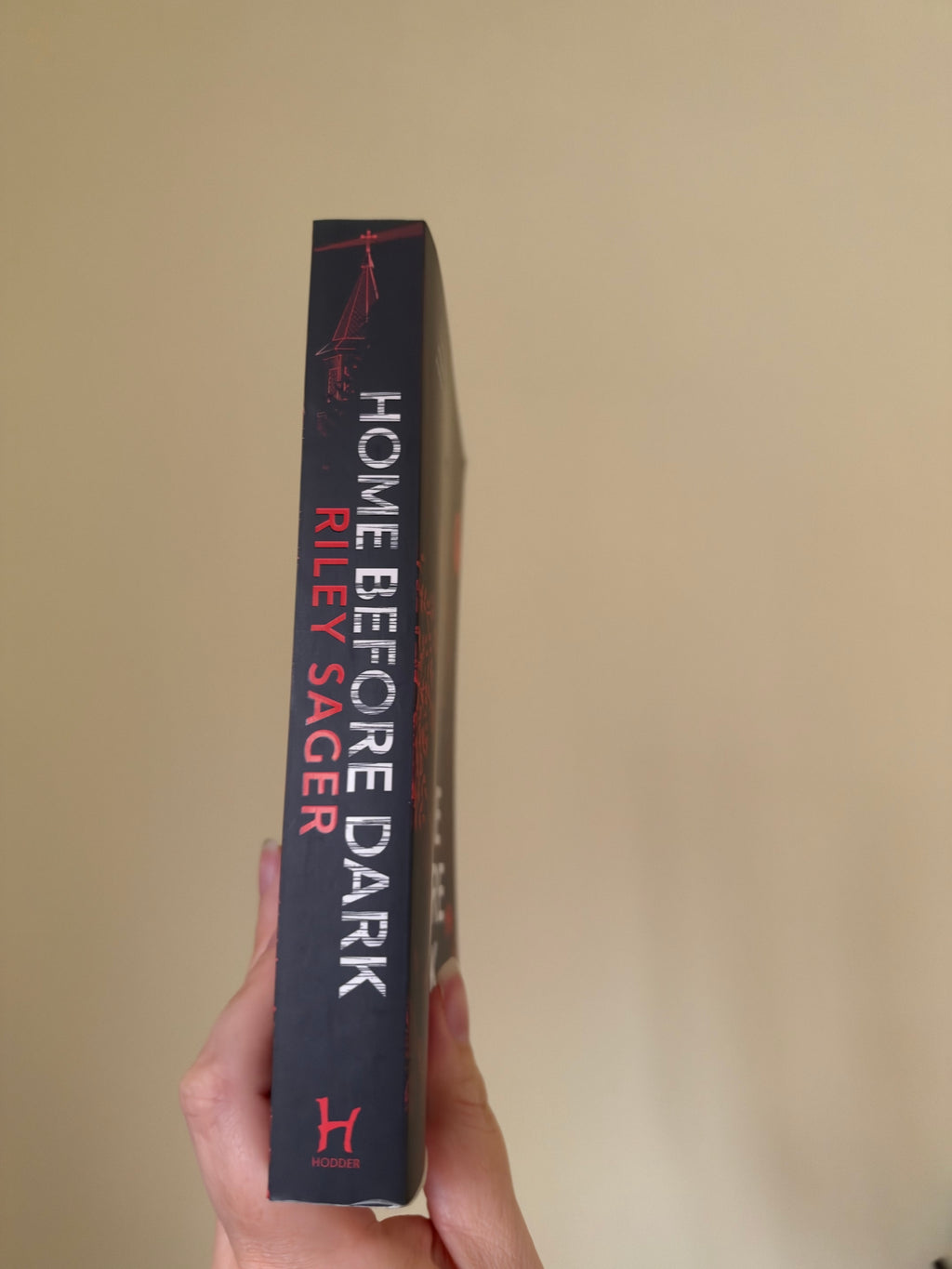 Riley Sager - Home Before Dark